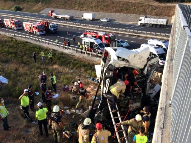 5 kişinin öldüğü otobüs kazasından yaralı olarak kurtulan kadın: Kazadan önce şoförün kalp krizi geçirdiğini söylüyorlar