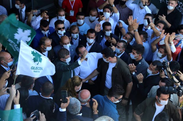 Davutoğlu'ndan HDP'nin kalesinde gövde gösterisi! O anları sosyal medyadan paylaştı