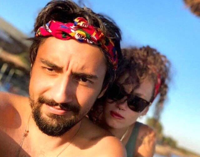 Melisa Şenolsun ve Umut Evirgen'in evinden çıkarken görüntülendi