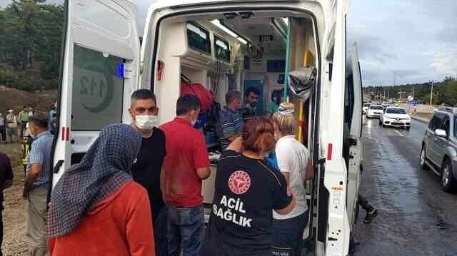 Muğla'da işçileri taşıyan midibüs devrildi: 1 ölü, 12 yaralı