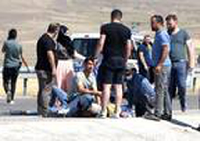 Polis memuru, tartıştığı uzman çavuş ve kardeşini tabancayla vurdu Polis memuru, tartıştığı uzman çavuş ve kardeşini tabancayla vurdu