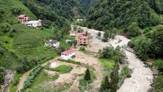 Rize'de selden en fazla zarar gören köylerden biri olan Kaçkar Köyü havadan görüntülendi