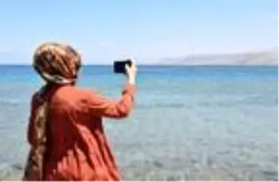 Son dakika haberi | Van Gölü'nde gördükleri cisim hem korkuttu hem heyecanlandırdı
