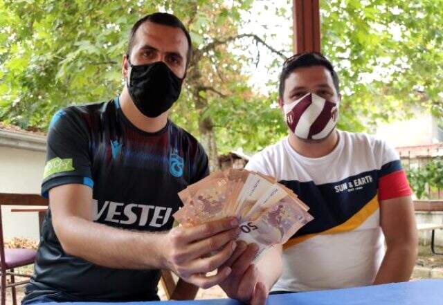 Yolda buldukları 20 bin TL değerindeki dövizin sahibini arıyorlar