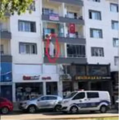 Sabah işe gidenler havalandırma motorunda sallanan cansız bedeni görünce donup kaldı