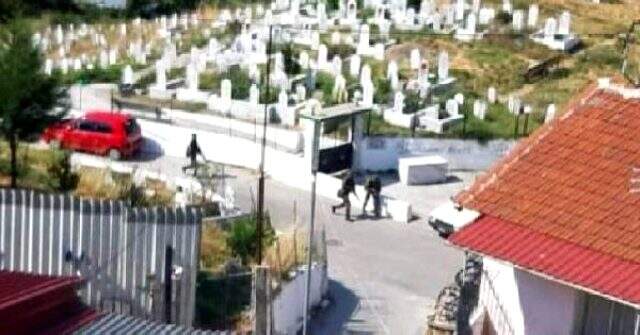 Yunan askerleri, Batı Trakya'daki Türk köyünde silahlı tatbikat yaptı Yunan askerleri, Batı Trakya'daki Türk köyünde silahlı tatbikat yaptı