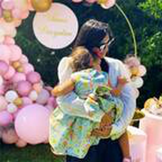 Neslişah Alkoçlar-Engin Altan Düzyatan çiftinin kızları Alara 2 yaşında