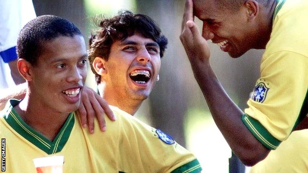 Ronaldinho: Brezilya ve <a class='keyword-sd' href='/barcelona/' title='Barcelona'>Barcelona</a>'nın yıldızlığından cezaevine