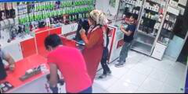 Çocuklarını hırsızlığa sürüklüyorlar Çocuklarını hırsızlığa sürüklüyorlar