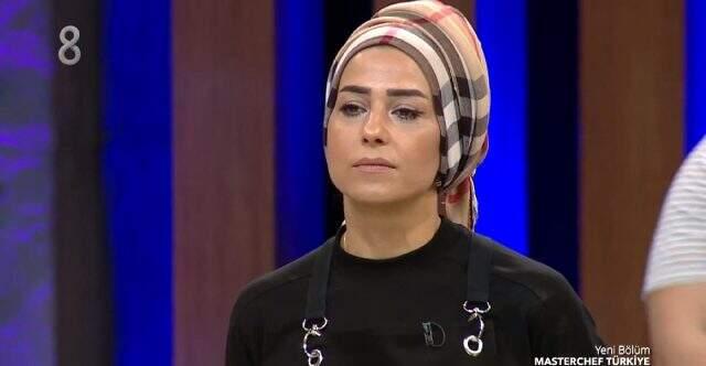 Dokunulmazlık oyununda yarışan Eray, yaptığı yemekle jürilere zor anlar yaşattı