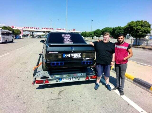 Edirneli genç, hurdacıdan 700 liraya aldığı otomobili modifiye edip 45 bin liraya Almanya'ya sattı Edirneli genç, hurdacıdan 700 liraya aldığı otomobili modifiye edip 45 bin liraya Almanya'ya sattı
