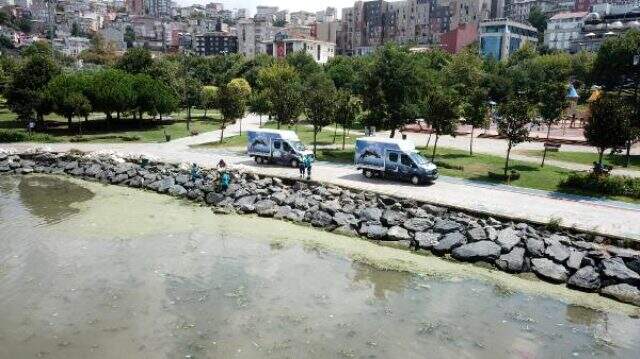 Sağanak sonrası Haliç kahverengiye büründü Sağanak sonrası Haliç kahverengiye büründü