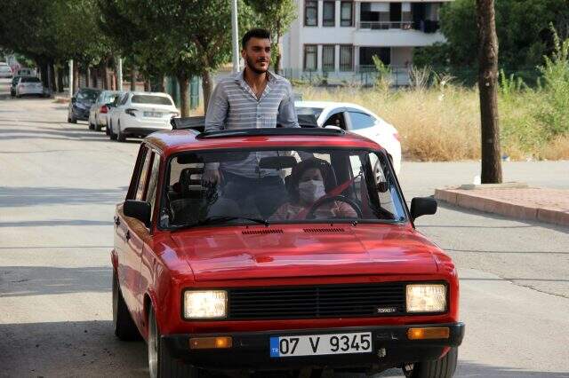1991 model Serçe'ye 45 bin lira verip aldı, kentteki tek kadın oldu 1991 model Serçe'ye 45 bin lira verip aldı, kentteki tek kadın oldu