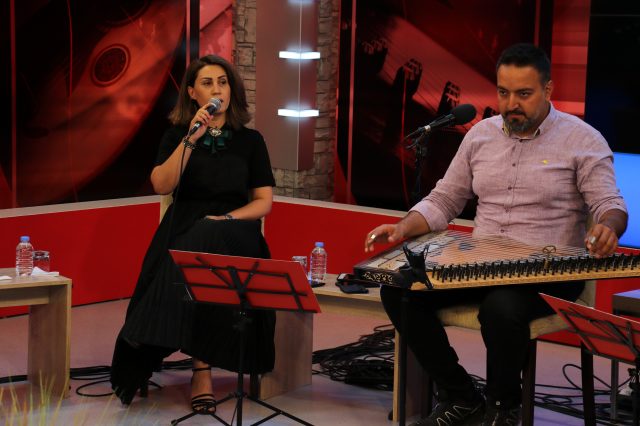 'Çırpınırdı Karadeniz' şarkısıyla bilinen Azerin: Dünya tarihinde yeni bir devir açıldı