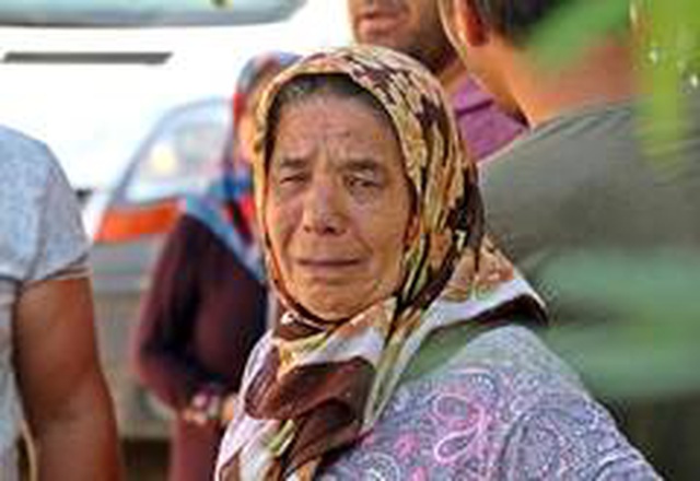 Madde bağımlısı genç evi savaş alanına çevirip yakmaya çalıştı Madde bağımlısı genç evi savaş alanına çevirip yakmaya çalıştı