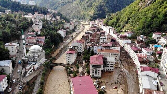 Son Dakika: Cumhurbaşkanı Erdoğan, Giresun'da meydana gelen selin ardından yaraların sarılması için bakanlara talimat verdi Son Dakika: Cumhurbaşkanı Erdoğan, Giresun'da meydana gelen selin ardından yaraların sarılması için bakanlara talimat verdi