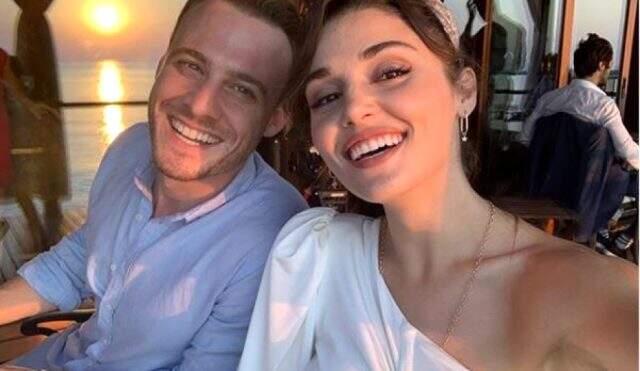 Kerem Bürsin'in kaslı pozuna rol arkadaşı Hande Erçel'den emojili yorum Kerem Bürsin'in kaslı pozuna rol arkadaşı Hande Erçel'den emojili yorum