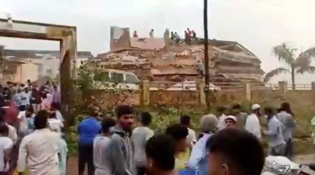 Son Dakika: Hindistan'da bina çöktü! En az 90 kişi enkaz altında kalmış olabilir