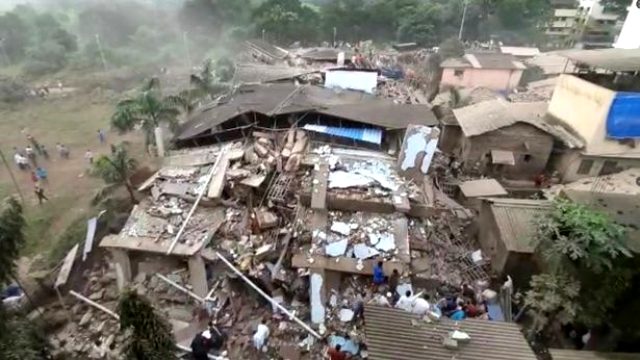 Son Dakika: Hindistan'da bina çöktü! En az 90 kişi enkaz altında kalmış olabilir