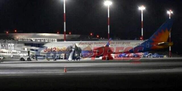 İstanbul-İngiltere seferini yapan yolcu uçağı Yunanistan'a acil iniş yaptı