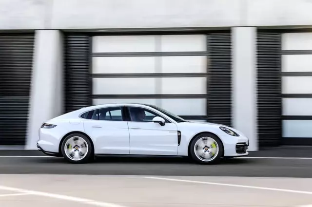 Yenilenen Porsche Panamera Aralık'ta Türkiye'de!