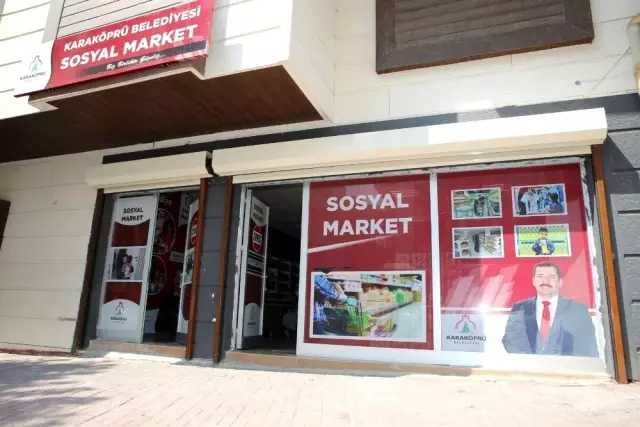 Şanlıurfa'nın Karaköprü Belediyesi'nin açtığı sosyal markette ihtiyaç sahipleri ücretsiz alışveriş yapıyor