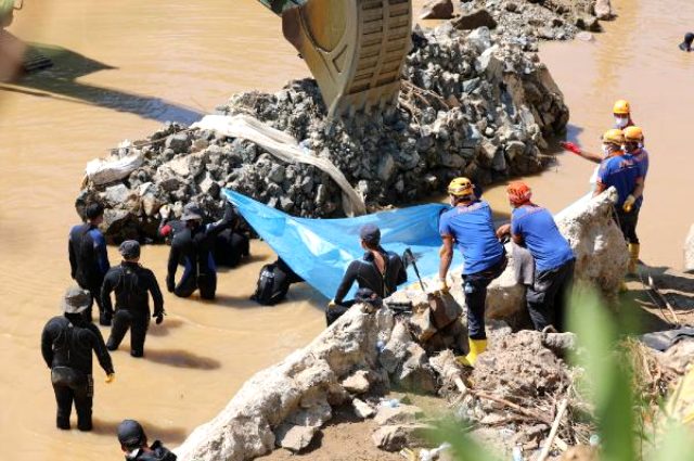 Giresun'daki sel felaketinde bir kişinin daha cansız bedeni bulundu! Bakan Soylu bölgeden ayrılmıyor