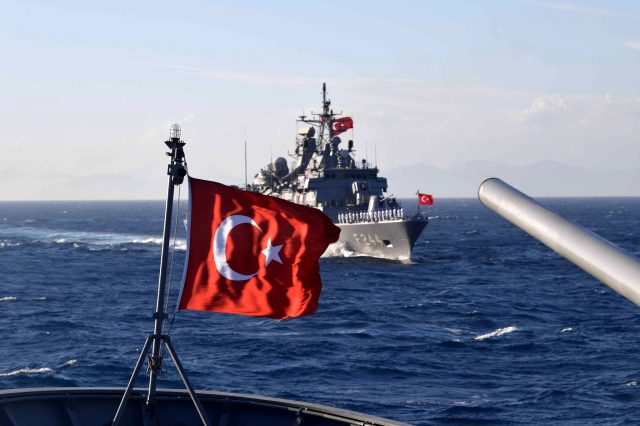 Türkiye, Doğu Akdeniz'de angajman seviyesini indirdi: Gemi komutanlarına 'vur' emri verildi