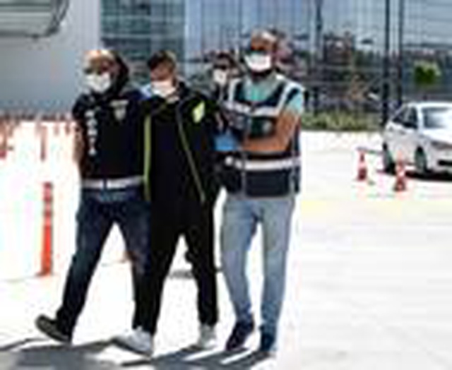 76 yaşındaki kadının cüzdanını çalan hırsızın bahanesi çok ilginç: Hapse geri dönmek için suç işlemiş 76 yaşındaki kadının cüzdanını çalan hırsızın bahanesi çok ilginç: Hapse geri dönmek için suç işlemiş