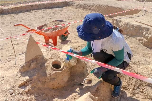 Urartular'dan kalma nekropolde yeni bir ölü gömme geleneği tespit edildi
