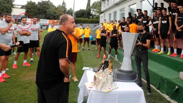 Fatih Terim'in doğum gününde Selçuk İnan'ın teknik heyetteki görüntüsü dikkat çekti Fatih Terim'in doğum gününde Selçuk İnan'ın teknik heyetteki görüntüsü dikkat çekti