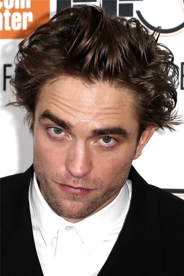 Ünlü <a class='keyword-sd' href='/hollywood/' title='Hollywood'>Hollywood</a> yıldızı Robert Pattinson koronavirüse yakalandı