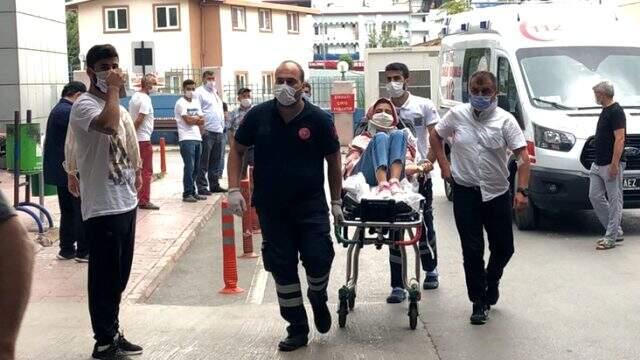 Kaza yapan oğlunun yanına giderken aracıyla takla attı Kaza yapan oğlunun yanına giderken aracıyla takla attı