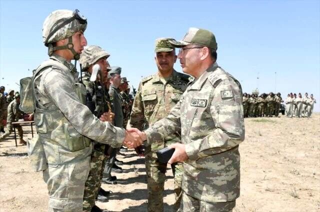 Türkiye ve Azerbaycan'dan gözdağı! Savaş sahnelerini aratmayan tatbikat