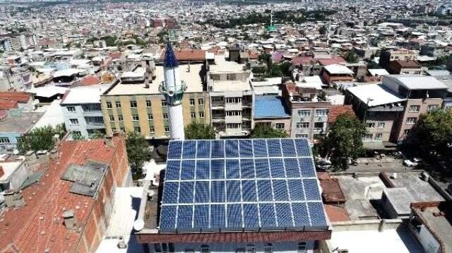 Bursa'da, ezan sesi duyulmayınca caminin minaresini yüksek binanın çatısına yaptılar