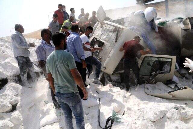 Şırnak'ta iki tırın çarpıştığı kazada 3 kişi hayatını kaybetti, 5 kişi yaralandı Şırnak'ta iki tırın çarpıştığı kazada 3 kişi hayatını kaybetti, 5 kişi yaralandı