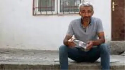 Ansızın çekilen pencere fotoğrafı ile yerli gazoz firmasının reklam yüzü oldu