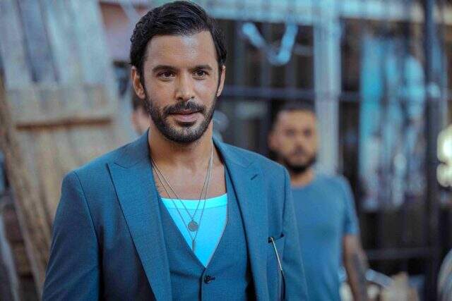 Aylar sonra ekrana gelen Çukur'da nefes kesen final! Cumali, Yamaç'ı vuruyor Aylar sonra ekrana gelen Çukur'da nefes kesen final! Cumali, Yamaç'ı vuruyor