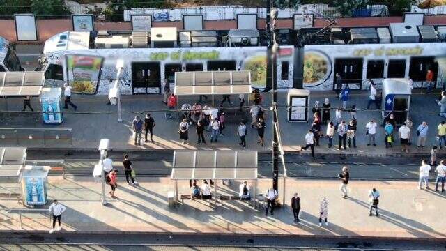 Cumhurbaşkanı Erdoğan'ın uyarısına rağmen toplu taşımada koronavirüs kurallarına yine uyulmadı