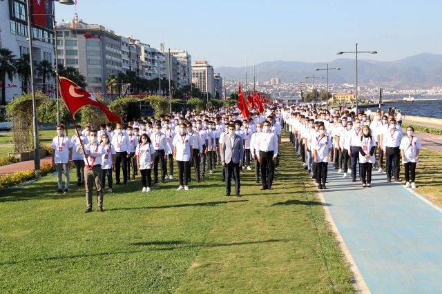 Ülkücü gençler, Devlet Bahçeli'nin talimatıyla 12 ada için yürüdü