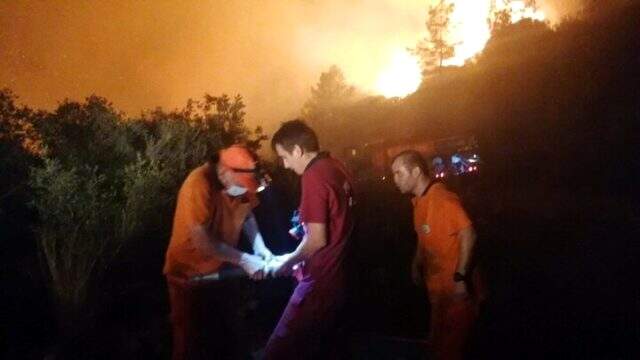 Antalya'da orman yangını çıktı! Bölgeye çok sayıda itfaiye ekibi sevk edildi Antalya'da orman yangını çıktı! Bölgeye çok sayıda itfaiye ekibi sevk edildi