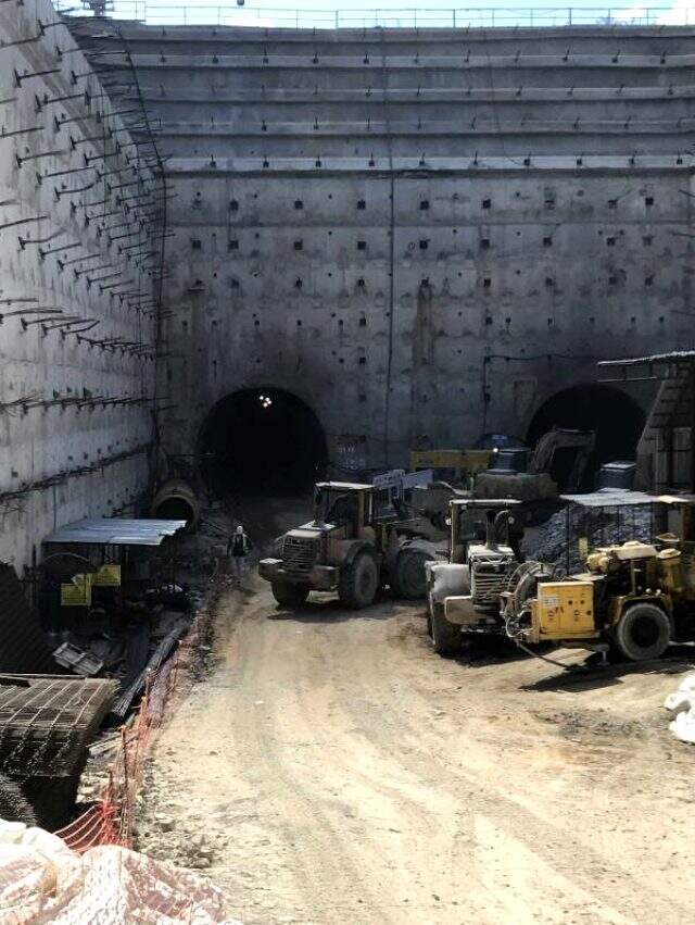 Kocaeli ve İstanbul'u birleştirecek Gebze-Darıca metro hattında çalışmalar sürüyor Kocaeli ve İstanbul'u birleştirecek Gebze-Darıca metro hattında çalışmalar sürüyor