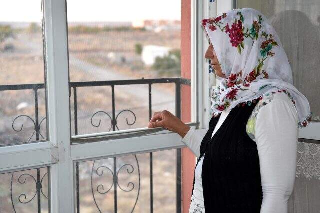 Şanlıurfa'da bir anne, 19 yıl önce boşandığı kocası tarafından alınan oğlunu arıyor Şanlıurfa'da bir anne, 19 yıl önce boşandığı kocası tarafından alınan oğlunu arıyor