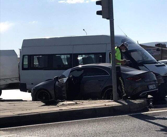 Sivassporlu Erdoğan Yeşilyurt trafik kazası geçirdi