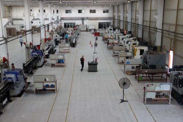 Tanesini 1.250 dolara yurt dışından aldığımız akıllı omurga vidaları artık Manisa'da üretilip ihraç ediliyor