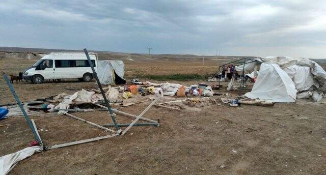 Polatlı'da etkili olan kum fırtınası günlük yaşamı olumsuz etkiledi Polatlı'da etkili olan kum fırtınası günlük yaşamı olumsuz etkiledi