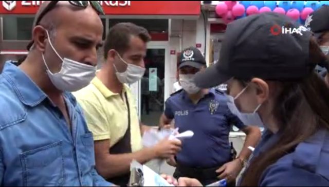 Maske takmayan vatandaştan ceza kesen polislere tepki: Senin ismini öğreneceğim ben