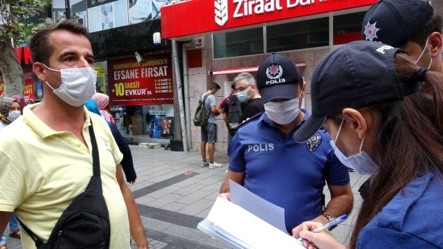 Maske takmayan vatandaştan ceza kesen polislere tepki: Senin ismini öğreneceğim ben