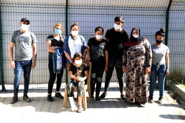 Yunan askeri sınırı geçmek isteyen 8 yaşındaki kız çocuğunu plastik mermiyle vurdu Yunan askeri sınırı geçmek isteyen 8 yaşındaki kız çocuğunu plastik mermiyle vurdu