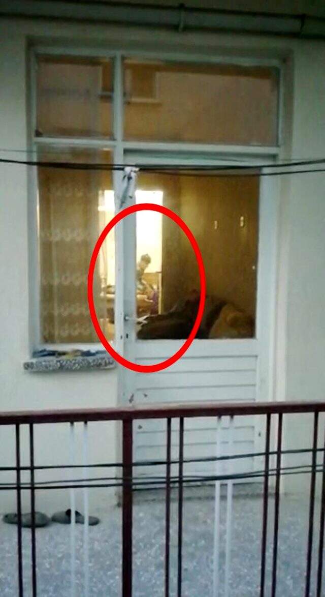 Acımasız baba, engelli çocuğunu sandalyeyle darp etti Acımasız baba, engelli çocuğunu sandalyeyle darp etti